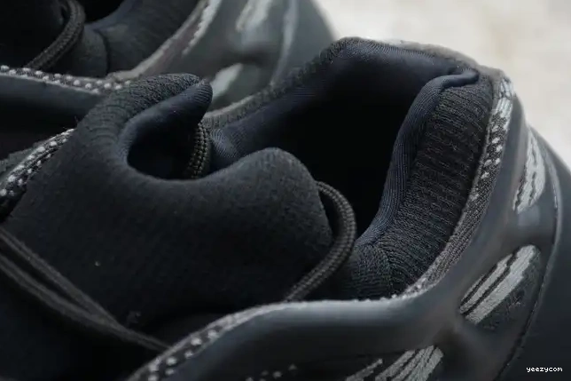 Black 700 Yeezy Boost H67799 V3 Adidas 0605